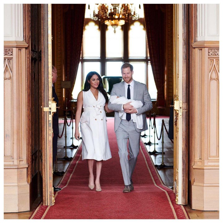 <p>Setahun pertama pernikahan, Pangeran Harry dan Meghan Markle mengabarkan kelahiran anak pertama mereka,  Archie Harrison Mountbatten-Windsor. (Foto: Instagram @sussexroyal)</p>