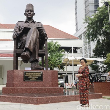 Daftar 9 Lokasi Patung Bung Karno di Indonesia, di Indramayu Lagi Heboh