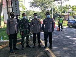 Cegah Warga Berwisata, Polres Loteng-TNI Buat Pos Sekat di 10 Titik