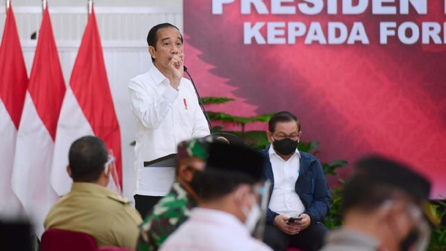 Presiden Jokowi meminta seluruh elemen bekerja keras mewujudkan target kekebalan komunal atau herd immunity Covid-19 di Kabupaten Bogor tercapai Agustus 2021.