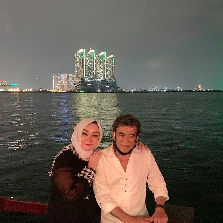 <p>Pernikahannya dengan Rhoma Irama juga merupakan pernikahan Ricca yang kedua. Ricca sempat menikah pada 1980, namun hanya bertahan selama dua tahun. (Foto: Instagram @riccarhoma)</p>