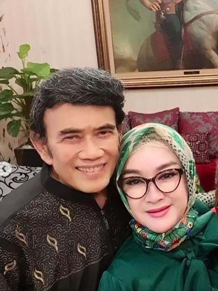 Rhoma Irama Masih Muda : Dangdut (Bukan KOPLO dan HOUSE) dan Puitisnya