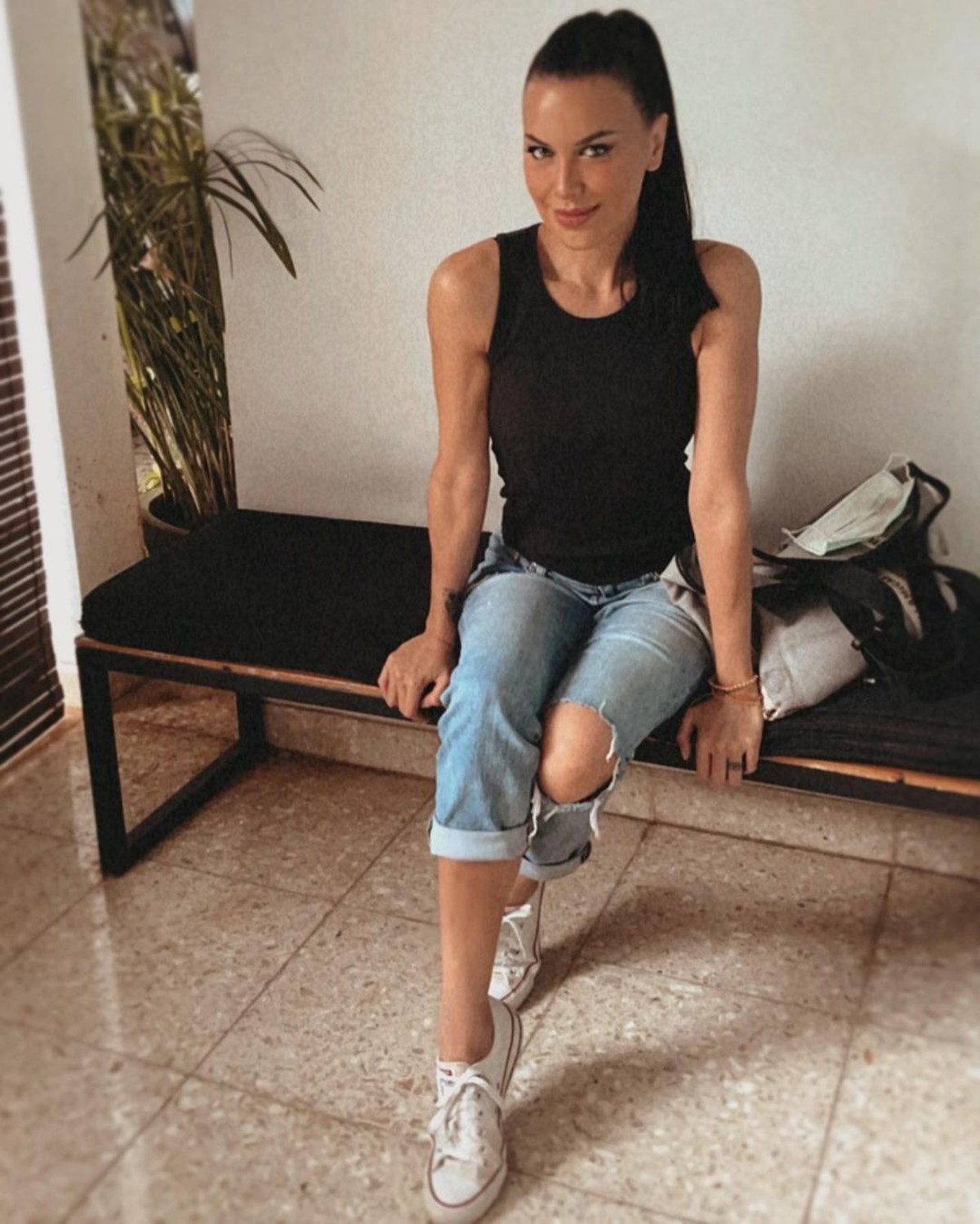 Sophia Latjuba belum lama ini mengaku tak memiliki rumah&period; Yuk kita lihat potret Sophia&excl;