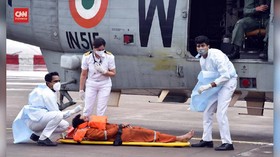 VIDEO: Angkatan Laut India Cari Korban Akibat Topan Tauktae