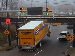 Jembatan Tua Ini Bak Pembuka Kaleng Truk, Korbannya Sudah Ratusan Unit