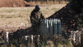Rusia Beli Amunisi Artileri dari Korut, Kocar-kacir Cari Senjata?