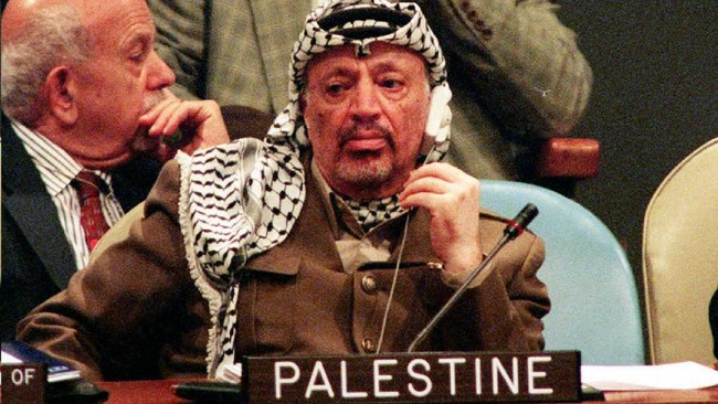Yasser Arafat dikenal sebagai tokoh yang pernah memimpin pembebasan Palestina dan menjabat sebagai Ketua Organisasi Pembebasan Palestina (PLO).