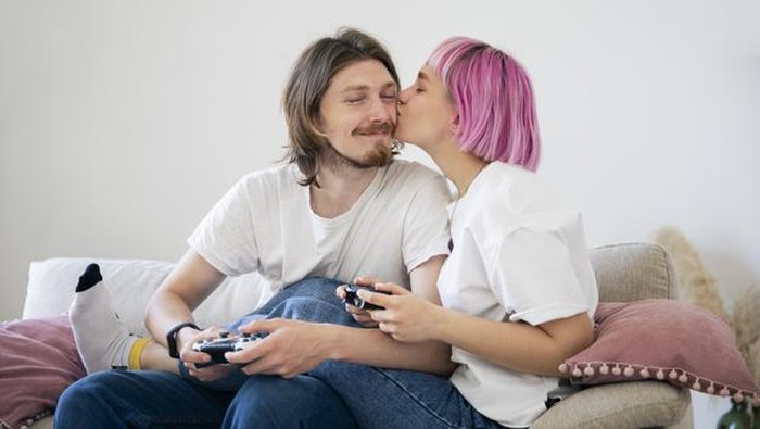 5 Perlakuan Wanita yang Diam-Diam Disukai Oleh Pria