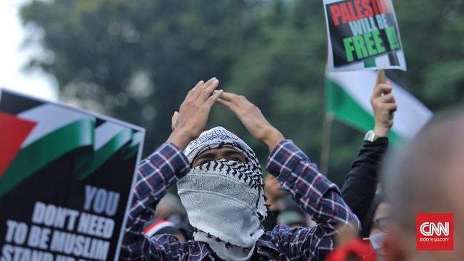 Survei SMRC menunjukkan 71 persen warga Indonesia menilai Israel pihak yang bersalah dalam konflik dengan Palestina.