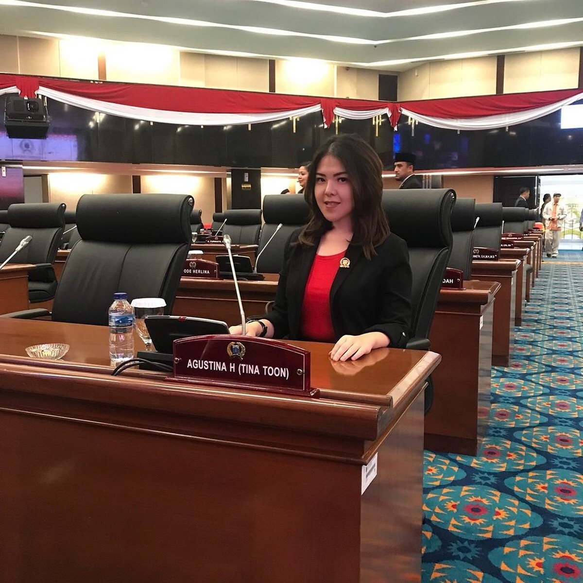 Dunia politik memang mencuri perhatian masyarakat&period; Tak terkecuali para artis&comma; yuk simak siapa saja artis yang terjun ke dunia politik&quest;