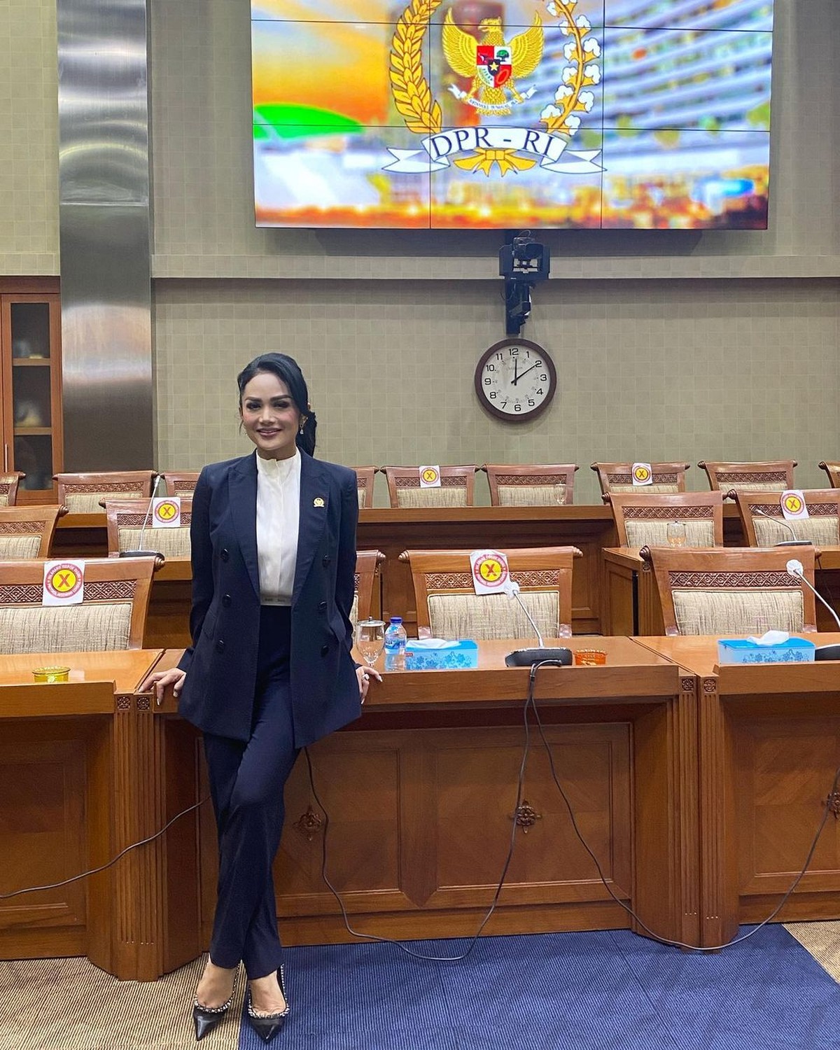 Dunia politik memang mencuri perhatian masyarakat&period; Tak terkecuali para artis&comma; yuk simak siapa saja artis yang terjun ke dunia politik&quest;