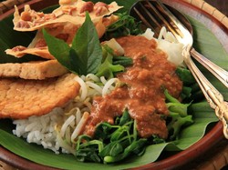 Cara Membuat Sambal Pecel Madiun yang Sedap, Ini 3 Tipsnya