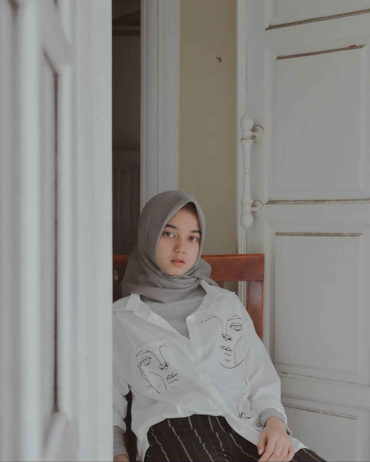 Seleb TikTok asal Aceh yang bernama Cut Rauzha Amalia mencuri perhatian karena fotonya sering di pajang di bak truk&period; Yuk kita intip&excl;