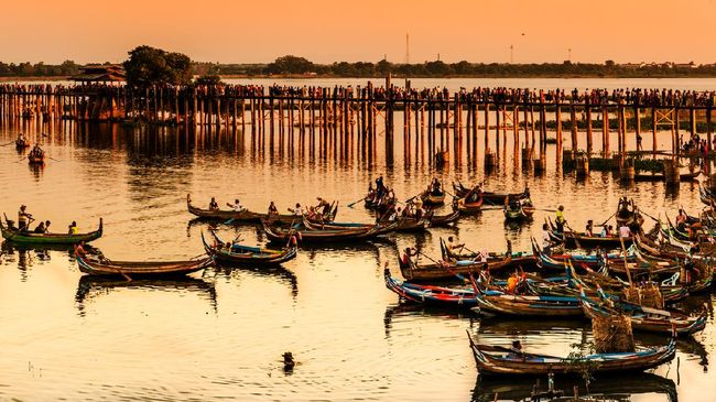 Jika berkesempatan wisata ke Myanmar, jangan lupa untuk melintas dan berfoto di Jembatan U Bein.