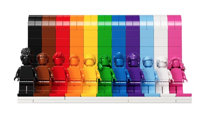 MUI mengecam keras penayangan video unggahan Sinduatiga berjudul Aku Bukan Homo yang menampilkan klip bernuansa LGBT. Klip ini juga muncul di iklan YouTube Kids