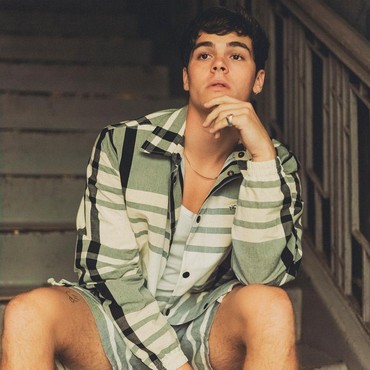 Lirik Lagu Stop - AJ Mitchell