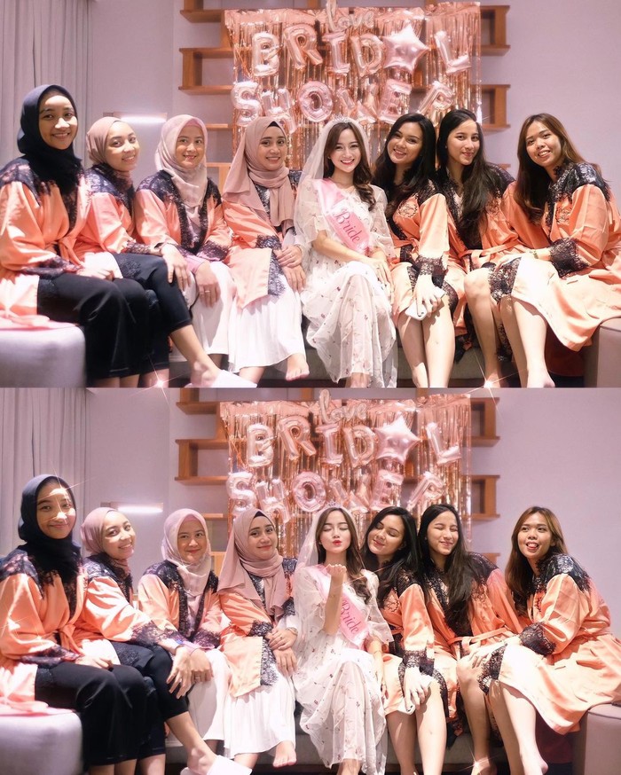 Nanda dan para sahabatnya tampak kompak di acara bridal shower ini. Berlatarkan balon bertuliskan “BRIDAL SHOWER” Nanda dan Ladies gengsnya mengabadikan foto kebersaamaan yang begitu manis. (Foto: instagram.com/nandaarsynt)