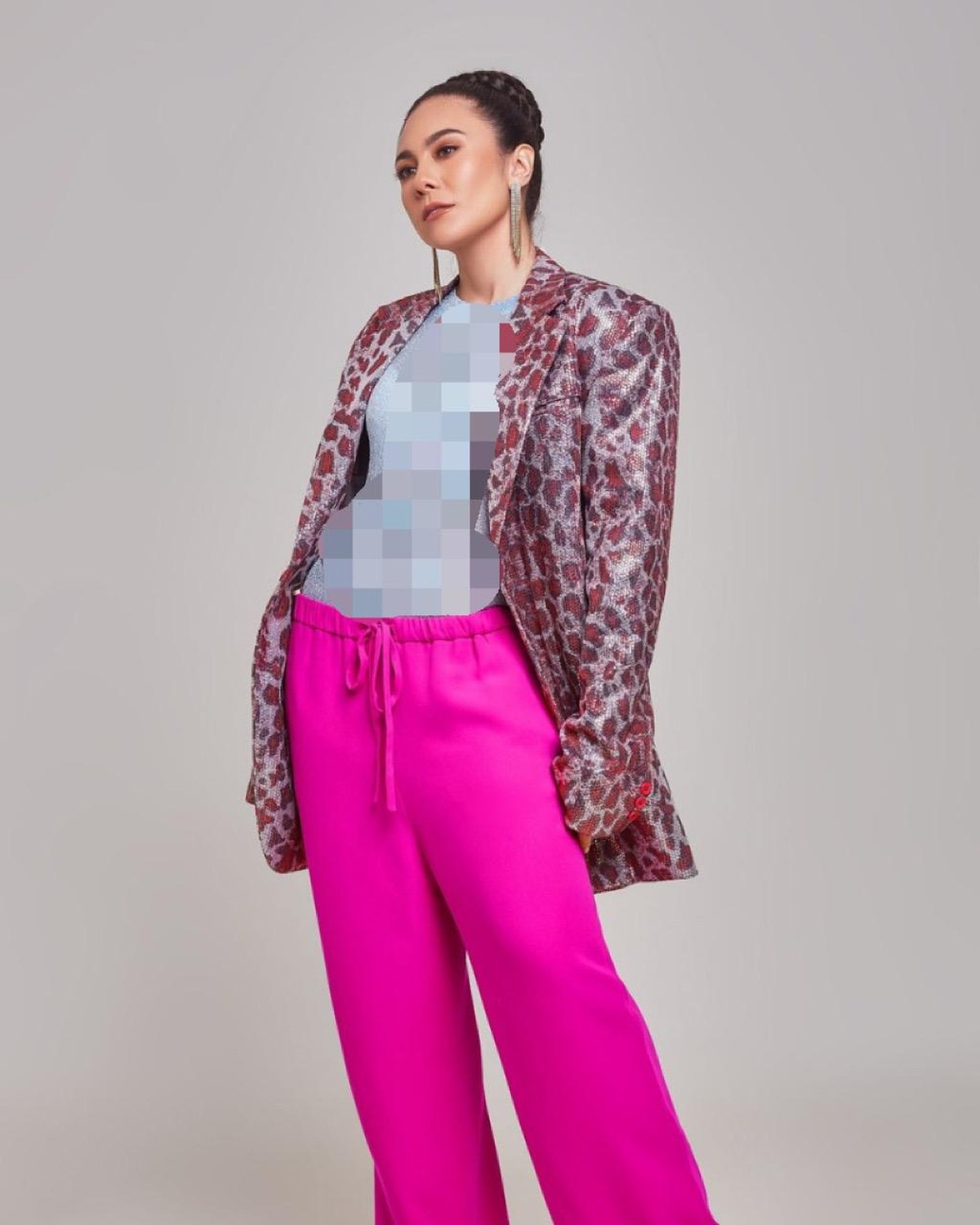 Wulan Guritno tampil semakin seksi setelah bercerai dengan Adilla Dimitri&period; Yuk kita intip penampilan Wulan&excl;