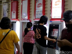 Transfer Duit Makin Mudah Sejak Ada ATM, Kapan Sih Awal Muncul di RI?