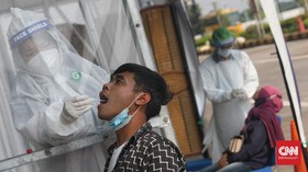 FOTO: Mencegat Pemudik yang Kembali DKI untuk Tes Antigen