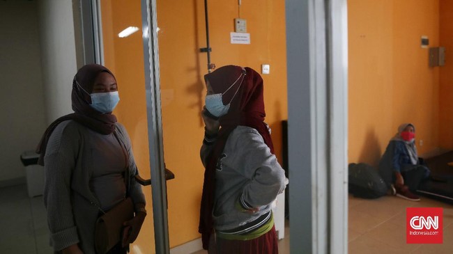 FOTO: Mencegat Pemudik yang Kembali DKI untuk Tes Antigen