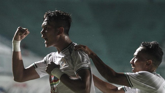 Striker PSS Saddam Gaffar mengaku tak curiga dengan Elwizan Aminudin saat menjabat sebagai dokter tim dan kedoknya sebagai dokter gadungan belum terbongkar.