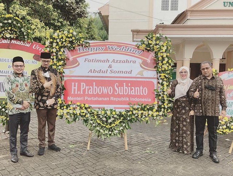 Suasana Resepsi Pernikahan UAS Ustaz Abdul Somad (UAS) menggelar resepsi pernikahannya dengan Fatimah secara tertutup. Yuk kita intip bagaimana suasananya!