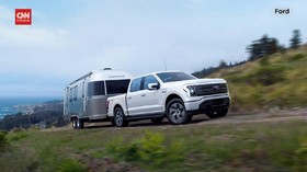 VIDEO: Pikap Listrik Ford Lightning Gertak Tesla Cybertruck
