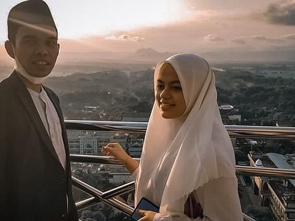 Momen Ustaz Abdul Somad Bareng Anak & Istri Liburan di Bromo, Sempat Refleksikan Diri
