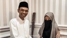 Ustaz Abdul Somad dan Fatimah Az Zahra terlihat semakin mesra setelah menikah&period; Yuk kita intip kemesraan mereka&excl;
