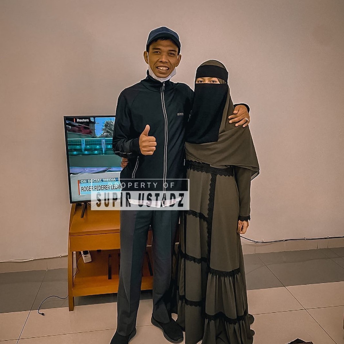 Ustaz Abdul Somad dan Fatimah Az Zahra terlihat semakin mesra setelah menikah&period; Yuk kita intip kemesraan mereka&excl;