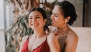 Pasangan ibu anak&comma; Wulan Guritno dan Shalom Razade sering dikatakan sebagai kakak adik&period; Yuk kita intip penampilan kece mereka&excl;