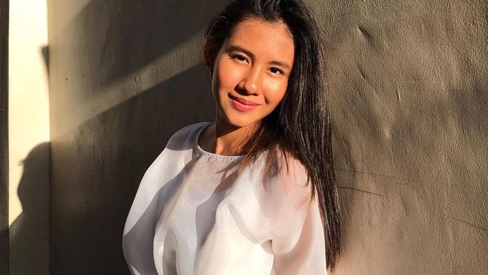 10 Potret Cantik Shennina Cinammon, Pacar Angga Yunanda