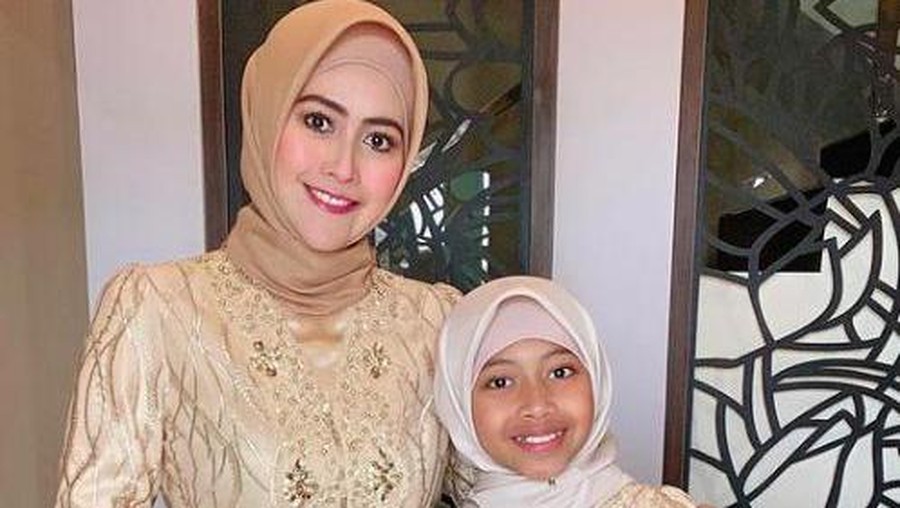 Meggy Wulandari dan putrinya