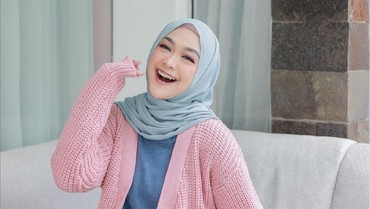 img-title Sang Ayah Meninggal, Oki Setiana Dewi Sebut Ria Ricis Belum Bisa Dihubungi