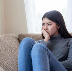 Penyebab dan Cara Mengatasi Perempuan yang Gampang Bad Mood Saat Haid