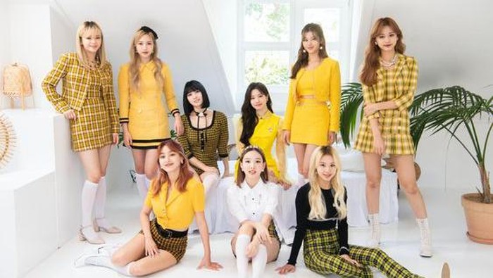 Ide OOTD ala TWICE, Girlfriend Material Banget! Ide OOTD ala TWICE, Girlfriend Material Banget!