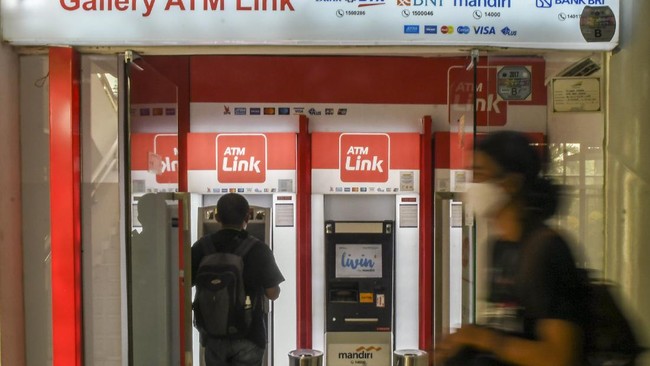 Bank Indonesia (BI) segera memperbaharui fitur QRIS. Dalam pembaharuan itu, kelak nasabah bisa melakukan tarik tunai menggunakan QRIS.