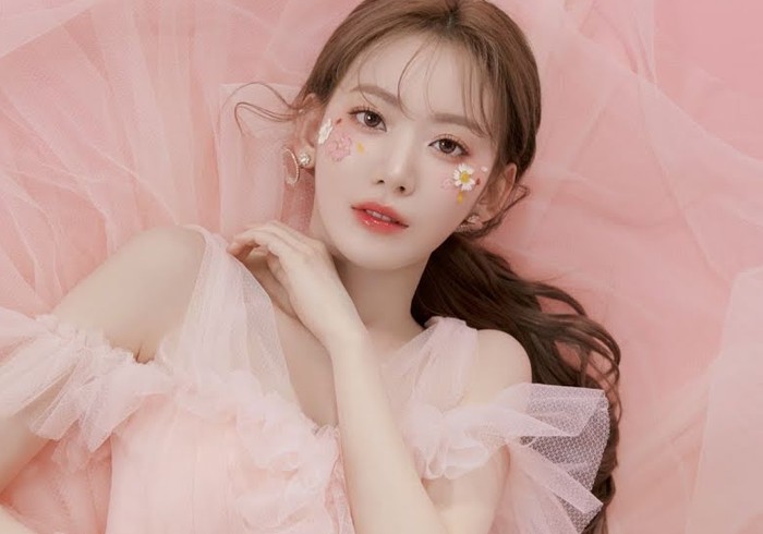 Kontrak IZ*ONE sudah berakhir. Sakura pulang ke Jepang dan mengumumkan kalau dirinya akan segera lulus dari HKT48. Banyak fans yang penasaran dengan kelanjutan kariernya / foto: instagram.com/39saku_chan