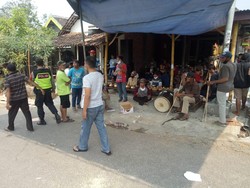 Polisi Bubarkan Pertunjukan Ujung di Mojokerto Cegah Kerumunan