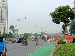 Duh! Pesepeda Masih Ada yang Keluar Jalur Gowes di Sudirman-Thamrin