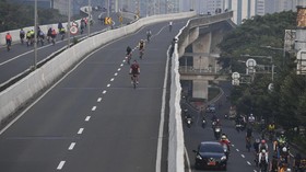 Jalur Sepeda di JLNT Kokas Dibuat Permanen Tiap Akhir Pekan