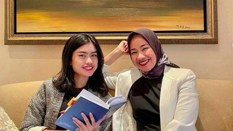 Alya Rohali dan putrinya