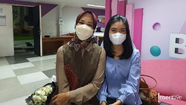 img-title Punya Ibu Awet Muda, Anak Alya Rohali Kesal Disebut seperti Kakak-adik