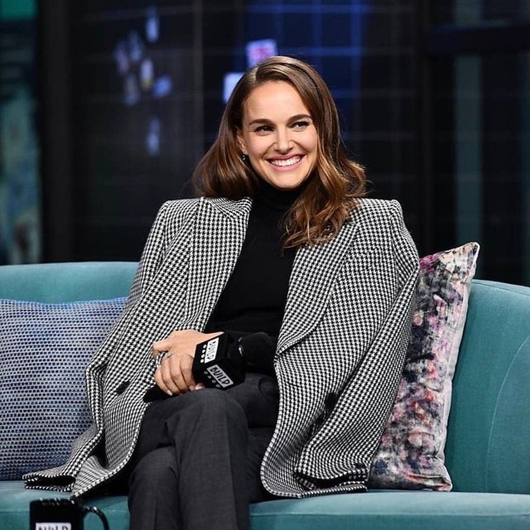 Artis Hollywood Berkomentar Soal Konflik Israel dan Palestina Konflik yang terjadi antara Israel dan Palestina semakin memanas, para artis Hollywood pun ikut berkomentar. Yuk kita lihat siapa saja?