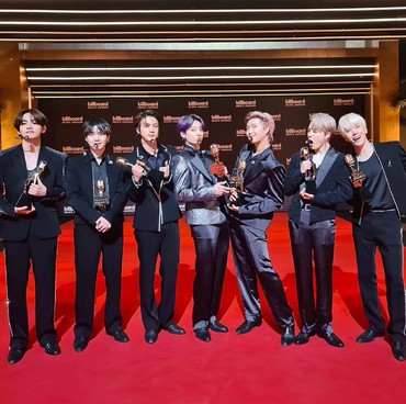 Kalahkan Justin Bieber hingga Maroon 5, BTS Sabet 4 Penghargaan BBMA 2021