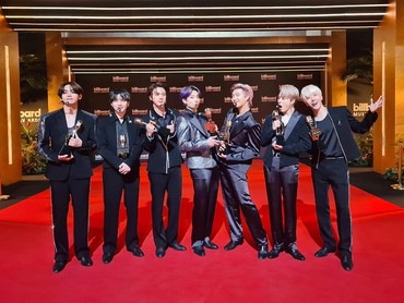 img-title Kalahkan Justin Bieber hingga Maroon 5, BTS Sabet 4 Penghargaan BBMA 2021
