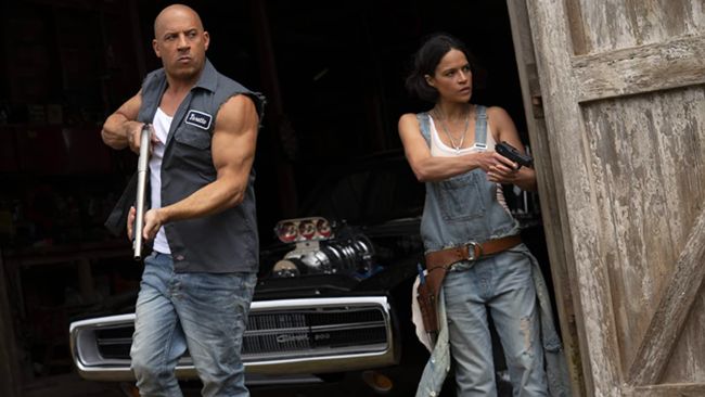 Vin Diesel: Saga Fast & Furious Harus Tamat Aktor Vin Diesel menjelaskan waralaba film Fast & Furious akan tamat dalam dua film terakhir yang rilis di masa mendatang.