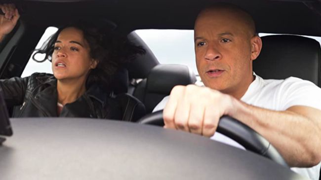 Film Fast & Furious 9 atau F9 menandai kembalinya geng mobil Dominic Toretto yang dikenal sebagai sosok ikonik di dunia balapan.