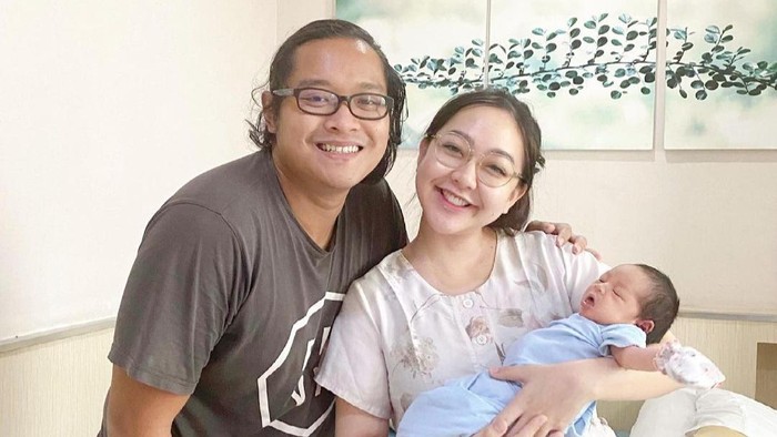 Melahirkan, Ini Arti Nama Anak Beauty Influencer Astari Riri